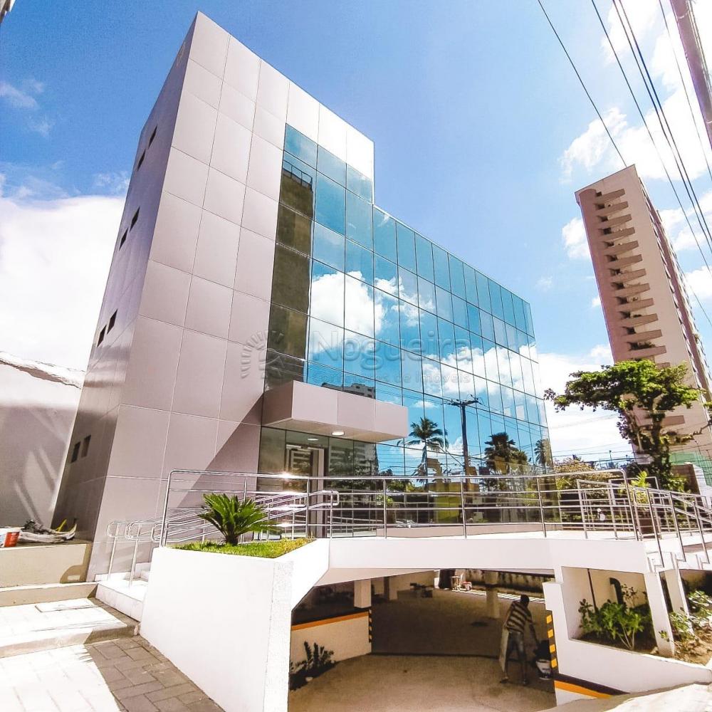 Empresarial JCPJ, localizado na Avenida Bernardo Vieira de Melo, em Piedade.

Empreendimento com 551 m² de área útil, prédio com 05 pavimentos, sendo: subsolo, 03 pavimentos 