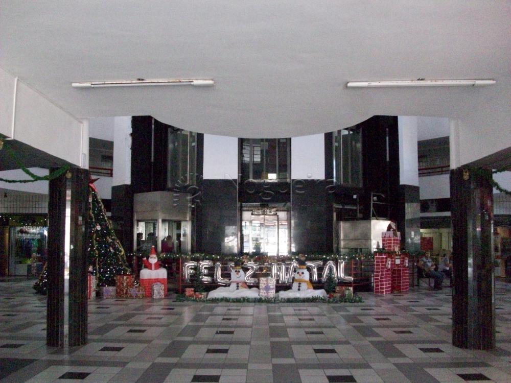 Excelente sala comercial no empresarial Recife Trade Center, localizado em Boa Viagem. 

Sala com 66 m², divisórias; incluindo uma copa, WC privativo, garagem rotativa e muito mais!

Agende já sua visita!