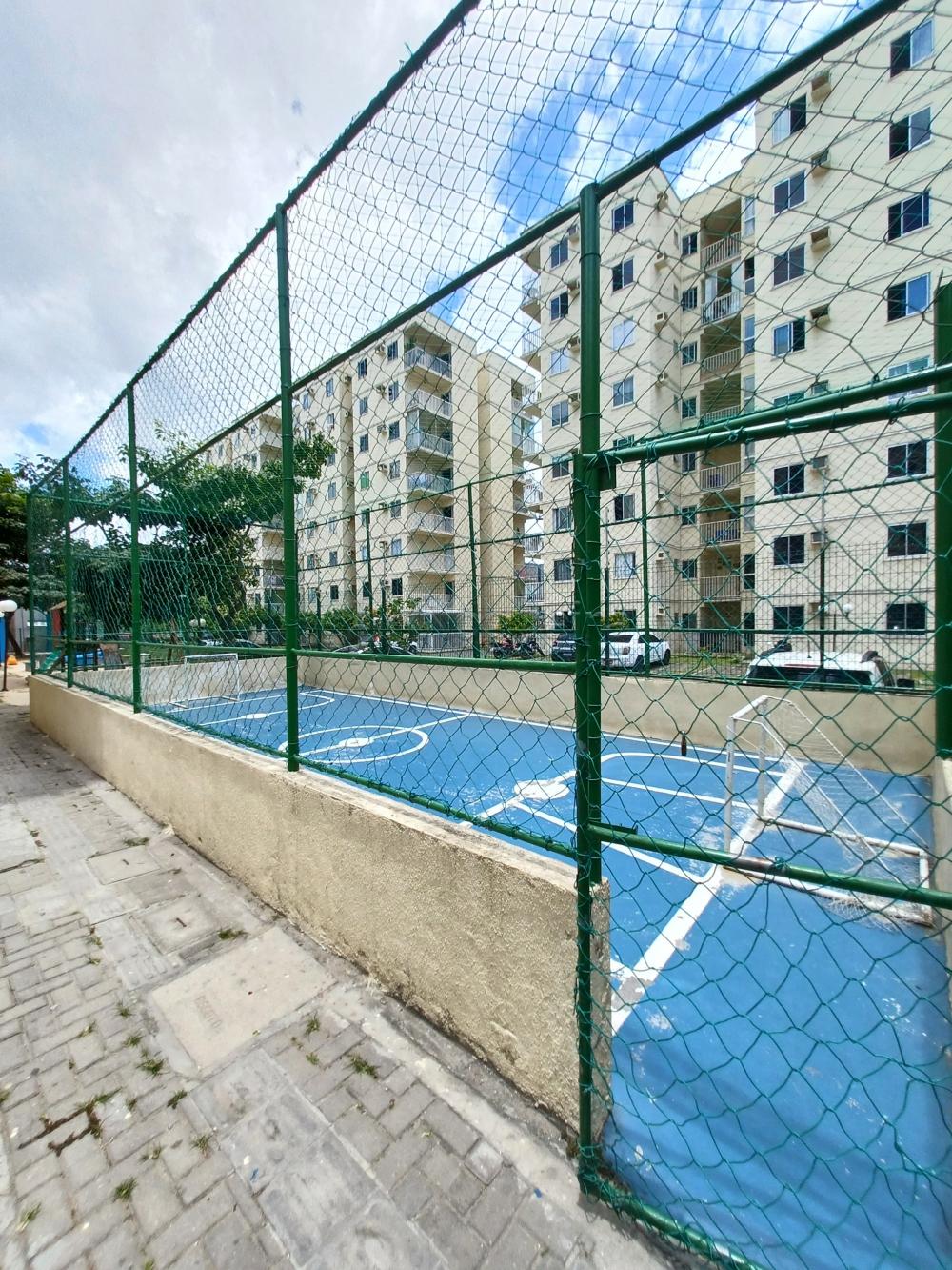 Confira este excelente apartamento para aluguel no Edifício Aurora Porto Arthur, localizado no Bloco C, na cidade de Paulista, Pernambuco!

Situado no 1º andar (apartamento 10), este imóvel oferece um espaço confortável e funcional, totalmente mobiliado. Ele conta com sala para dois ambientes, ideal para criar seu espaço de estar e jantar. Dispõe de dois dormitórios, um banheiro social e área de serviço. Para sua comodidade, o apartamento inclui uma vaga de garagem descoberta.

O condomínio oferece ótimas áreas comuns e segurança, com portaria 24h, bicicletário, gás encanado, gerador de energia e portão eletrônico. Você também poderá desfrutar de salão de festas, salão de jogos, piscina e quadra de futebol para lazer e diversão.

Não perca essa oportunidade de morar em um condomínio com lazer completo em Paulista!

Que tal agendar uma visita para conhecer o apartamento?