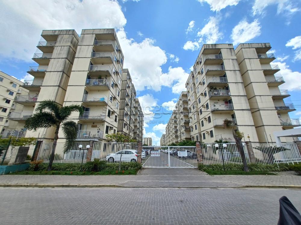Confira este excelente apartamento para aluguel no Edifício Aurora Porto Arthur, localizado no Bloco C, na cidade de Paulista, Pernambuco!

Situado no 1º andar (apartamento 10), este imóvel oferece um espaço confortável e funcional, totalmente mobiliado. Ele conta com sala para dois ambientes, ideal para criar seu espaço de estar e jantar. Dispõe de dois dormitórios, um banheiro social e área de serviço. Para sua comodidade, o apartamento inclui uma vaga de garagem descoberta.

O condomínio oferece ótimas áreas comuns e segurança, com portaria 24h, bicicletário, gás encanado, gerador de energia e portão eletrônico. Você também poderá desfrutar de salão de festas, salão de jogos, piscina e quadra de futebol para lazer e diversão.

Não perca essa oportunidade de morar em um condomínio com lazer completo em Paulista!

Que tal agendar uma visita para conhecer o apartamento?