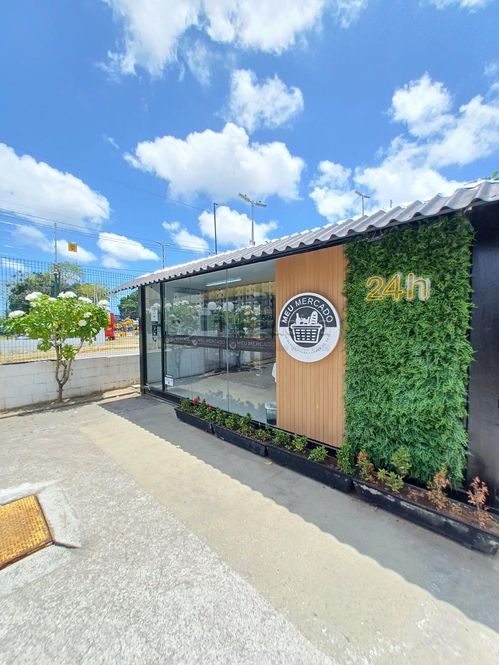 Confira este excelente apartamento para aluguel no Edifício Aurora Porto Arthur, localizado no Bloco C, na cidade de Paulista, Pernambuco!

Situado no 1º andar (apartamento 10), este imóvel oferece um espaço confortável e funcional, totalmente mobiliado. Ele conta com sala para dois ambientes, ideal para criar seu espaço de estar e jantar. Dispõe de dois dormitórios, um banheiro social e área de serviço. Para sua comodidade, o apartamento inclui uma vaga de garagem descoberta.

O condomínio oferece ótimas áreas comuns e segurança, com portaria 24h, bicicletário, gás encanado, gerador de energia e portão eletrônico. Você também poderá desfrutar de salão de festas, salão de jogos, piscina e quadra de futebol para lazer e diversão.

Não perca essa oportunidade de morar em um condomínio com lazer completo em Paulista!

Que tal agendar uma visita para conhecer o apartamento?