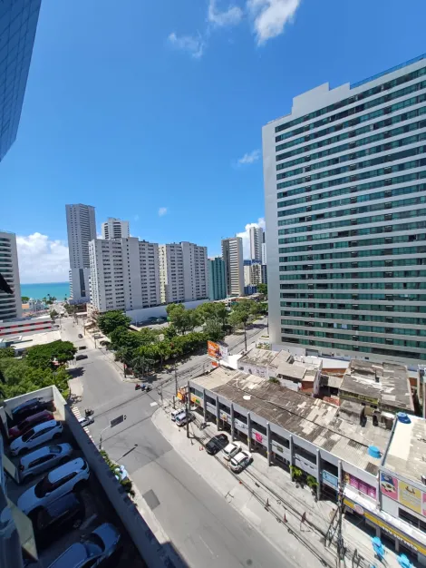 Excelente sala comercial em Boa Viagem, na torre do hospital Alfa.

O imóvel possui 28,19m² de área construída, sendo ambiente para recepção, sala ampla e banheiro privativo.

Bem localizado, próximo a diversos consultórios, praia, farmácia, supermercado, ideal para consultório médico.

Agende sua visita!
