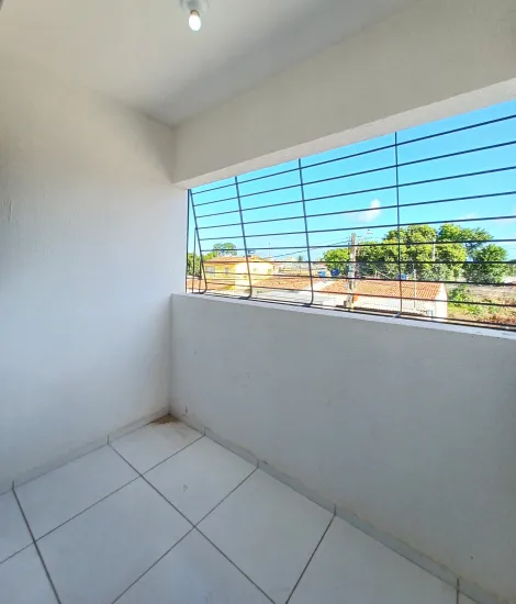 Imóvel com excelente localização na região de Pau Amarelo, possui 42,00 m² de área construída.

Dispõe de varanda, sala para dois ambientes, dois quartos, cozinha, banheiro social e uma vaga de garagem.

Localizada à 10 min do Novo Atacarejo do Janga.

Agende sua visita!