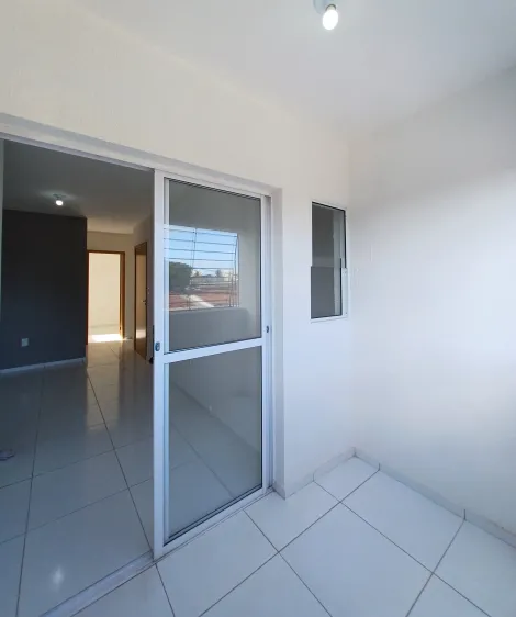Imóvel com excelente localização na região de Pau Amarelo, possui 42,00 m² de área construída.

Dispõe de varanda, sala para dois ambientes, dois quartos, cozinha, banheiro social e uma vaga de garagem.

Localizada à 10 min do Novo Atacarejo do Janga.

Agende sua visita!