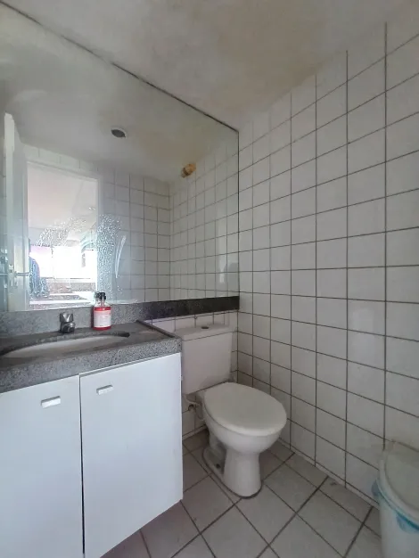 Sala comercial com excelente localização na Av. Caxangá. 

O imóvel possui 27,21m² de área privativa, ampla sala, banheiro social e uma vaga de garagem coberta. 

O condomínio dispõe de recepção, portão eletrônico e gerador de energia. 

Agende sua visita!