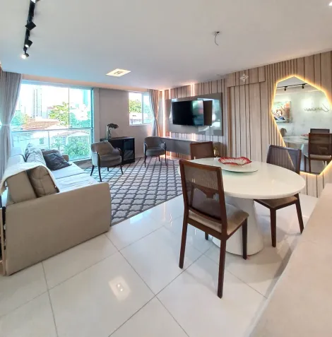 Apartamento nascente com excelente localização na Ilha do Retiro!

O imóvel possui 58,91m² com ampla sala para dois ambientes, dois quartos sendo um suíte, cozinha, área de serviço e uma vaga de garagem coberta.

O condomínio dispõe espaço kids, piscina, salão de festas, salão de jogos, academia, biblioteca, portaria 24 horas, câmeras de segurança, gerador.

Agende sua visita!