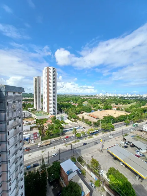 Apartamento com excelente localização na Varzea!

O imóvel possui 77,30m² de área privativa, varanda, sala para dois ambientes, 2 quartos, 1 wc social, cozinha, área de serviço, wc de serviço e 01 vaga de garagem.

O edifício dispõe de salão de festas, playground, quadra poliesportiva, bicicletário, câmeras de segurança, portaria 24h.

Agende sua visita!