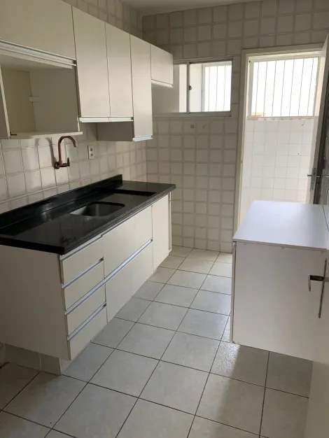 Excelente apartamento na encruzilhada!

O imóvel possui 70,85 m² de área privativa, sala para 02 ambientes, 03 quartos sendo  01 suíte reversível, banheiro social, cozinha, área de serviço, quarto de serviço, 01 vaga de garagem.

Agende agora sua visita!