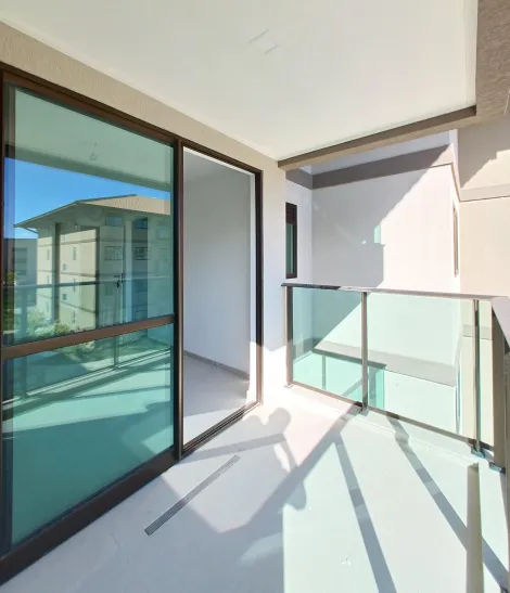 Excelente apartamento localização na praia de Muro Alto.

O imóvel possui 56,29m² de área privativa, varanda, sala para dois ambientes, dois quartos sendo um suíte, banheiro social, cozinha, área de serviço e duas vagas de garagem.

O condomínio dispõe de área de lazer com piscina adulto e infantil, churrasqueira, espaço gourmet, espaço kids, academia, quadra poliesportiva, salão de festas, portaria 24hs, câmeras de segurança e portão eletrônico.

Agende sua visita!