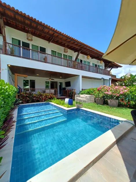 Excelente casa duplex localizada na praia dos Carneiros em condomínio beira mar com piscina privativa.

O imóvel possui 101,69m² de área útil e no térreo dispõe de sala para 2 ambientes, lavabo, cozinha, área de serviço, espaço gourmet, piscina, churrasqueira, 01 vaga de garagem.

No pavimento superior 03 quartos sendo 01 suíte com varanda, banheiro social.

O empreendimento oferece, piscina adulto e infantil, espaço kids, academia, playground, quadra tênis, salão de jogos, pista de caminhada, salão de festas e quadra poliesportiva, além de ser totalmente beira mar em um dos melhores trechos de de mar da região.

Agende agora sua visita!