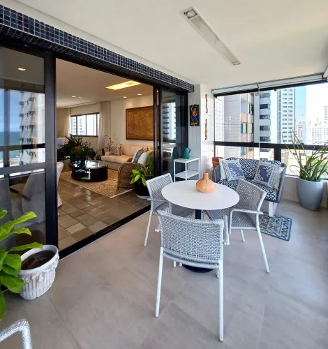 Apartamento de Alto Padrão em Boa Viagem, próximo ao mar

Imóvel possui 214,08m² de área útil e dispõe de: 

Varanda, sala ampla para três ambientes, perfeita para recepção e convivência, quatro quartos, sendo três suítes para maior conforto e privacidade, banheiro social, cozinha, área de serviço bem iluminada, com quarto e banheiro de serviço, duas vagas de garagem cobertas para maior segurança e comodidade.

Características do Condomínio:

Salão de festas, campo de futebol, playground, gás enganado, gerador, poço artesiano, portaria 24 horas, portão eletrônico.
Condomínio incluso água e gás;

Agende sua visita!