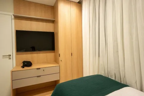 Excelente apartamento localizado em Muro Alto com, 62,79m² de área útil.

O imóvel possui varanda, sala para dois ambientes, 02 suítes , banheiro social, cozinha e 2 vagas  de garagem.

O edifício dispõe de uma ampla área de lazer, 6 complexos aquáticos com piscinas infantis, Espaço kids, Sala de jogos, Tirolesa kids e playground ao ar livre, Beachclub e restaurante frente mar, academia, quadra de tênis, minicampo de gramado, Basquete e muito mais. Além de recepção com concierge, 24hs e câmeras de segurança. 

Agende sua visita!