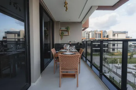 Excelente apartamento localizado em Muro Alto com, 62,79m² de área útil.

O imóvel possui varanda, sala para dois ambientes, 02 suítes , banheiro social, cozinha e 2 vagas  de garagem.

O edifício dispõe de uma ampla área de lazer, 6 complexos aquáticos com piscinas infantis, Espaço kids, Sala de jogos, Tirolesa kids e playground ao ar livre, Beachclub e restaurante frente mar, academia, quadra de tênis, minicampo de gramado, Basquete e muito mais. Além de recepção com concierge, 24hs e câmeras de segurança. 

Agende sua visita!