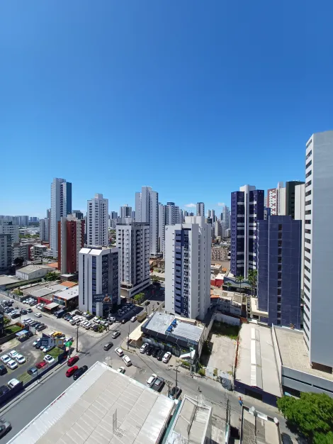 Excelente flat mobiliado localizado em Boa Viagem, com 24,00m² de área útil.

O imóvel possui sala/quarto, cozinha, banheiro, e uma vaga de garagem..

O condomínio dispõe de piscina panorâmica, gazebo no rooftop, lounge com redário, playground, pet place e pet wash, espaço crossfit, coworking, bicicletário e portaria 24hs.

Agende agora sua visita!