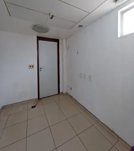 Excelente sala comercial localizada no bairro da Tamarineira!

O imóvel possui 34,60m² de área útil, são quatro salas, um banheiro e uma vaga de garagem.

O empreendimento é ideal para consultórios médicos, um ambiente profissional e bem localizado, excelente opção para médicos, dentistas ou outros profissionais da saúde. 

Agende já sua visita!