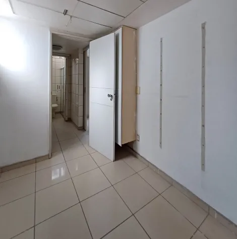 Excelente sala comercial localizada no bairro da Tamarineira!

O imóvel possui 34,60m² de área útil, são quatro salas, um banheiro e uma vaga de garagem.

O empreendimento é ideal para consultórios médicos, um ambiente profissional e bem localizado, excelente opção para médicos, dentistas ou outros profissionais da saúde. 

Agende já sua visita!