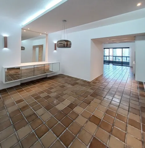 Excelente apartamento em Boa Viagem!

Imóvel dispõe de varanda, sala para dois ambientes, quatro quartos sendo uma suíte, banheiro social, cozinha, área de serviço, dependência completa de empregada e duas vagas de garagens.

O imóvel está situado numa das melhores áreas da praia de Boa viagem, bastante ventilado e em localização estratégica.

Agende sua visita!