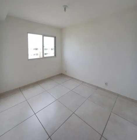 Apartamento com excelente localização no Centro de Paulista, próximo a UPA e ao SENAC de Paulista.

O imóvel possui 52,64m², varanda, sala para dois ambientes, dois quartos sendo 1 suíte, wc social, cozinha, área de serviço e uma vaga de garagem.

O cond. dispõe de área de lazer com churrasqueira, piscina, playground, quadra poliesportiva, salão de festas, câmeras de segurança, gás encanado, portão eletrônico, portaria 24h.