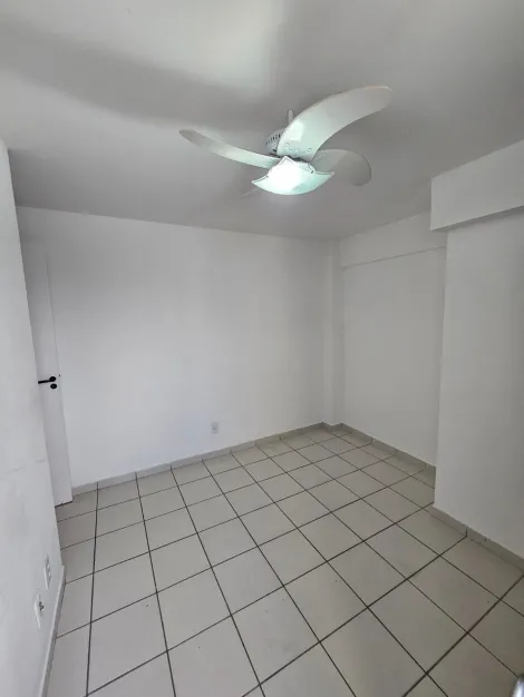Apartamento com excelente localização em Candeias!

O Imóvel possui 87,00m², varanda, sala para dois ambientes, três quartos sendo um suíte, cozinha, área e banheiro de serviço e duas vagas de garagem.

O edifício dispõe de churrasqueira, playground, salão de festa. portaria e portão eletrônico.

Agende sua visita!