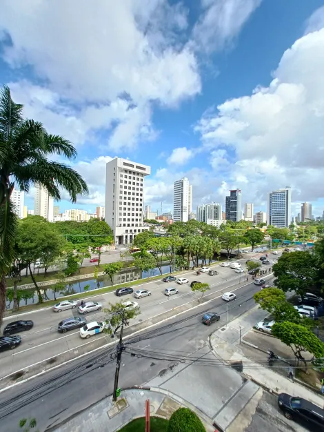 Sala 201 - Sobrado Empresarial: Seu Negócio no Coração de Recife!
Encontre o espaço ideal para sua empresa na Sala 201 do Sobrado Empresarial. Uma localização privilegiada em Recife com tudo que você precisa para o sucesso.

Diferenciais que Impulsionam seu Negócio:
Localização Estratégica: Acesso fácil para clientes e colaboradores.
Infraestrutura Completa: Portaria, gerador para elevadores (garantindo o funcionamento ininterrupto) e 1 vaga de garagem coberta e rotativa.
Versatilidade: Perfeita para diversos tipos de negócios, como consultórios e escritórios.

Agende sua visita e venha conhecer a Sala 201!
