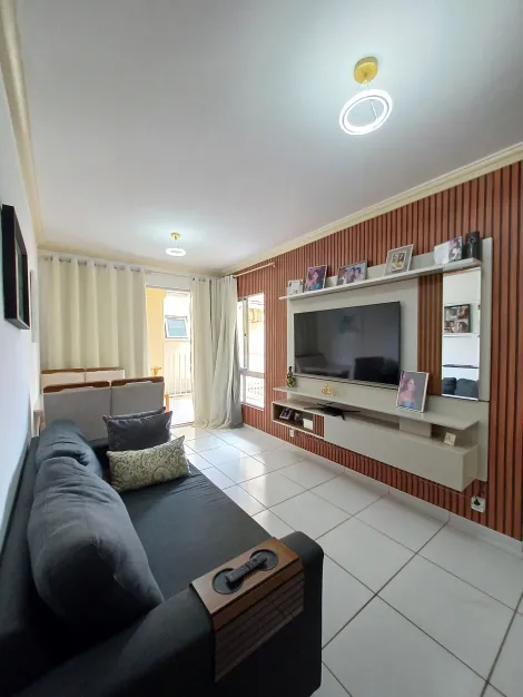 Confira este excelente apartamento para aluguel no Edifício Aurora Porto Arthur, localizado no Bloco C, na cidade de Paulista, Pernambuco!

Situado no 1º andar (apartamento 10), este imóvel oferece um espaço confortável e funcional, totalmente mobiliado. Ele conta com sala para dois ambientes, ideal para criar seu espaço de estar e jantar. Dispõe de dois dormitórios, um banheiro social e área de serviço. Para sua comodidade, o apartamento inclui uma vaga de garagem descoberta.

O condomínio oferece ótimas áreas comuns e segurança, com portaria 24h, bicicletário, gás encanado, gerador de energia e portão eletrônico. Você também poderá desfrutar de salão de festas, salão de jogos, piscina e quadra de futebol para lazer e diversão.

Não perca essa oportunidade de morar em um condomínio com lazer completo em Paulista!

Que tal agendar uma visita para conhecer o apartamento?