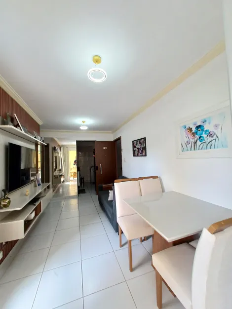 Confira este excelente apartamento para aluguel no Edifício Aurora Porto Arthur, localizado no Bloco C, na cidade de Paulista, Pernambuco!

Situado no 1º andar (apartamento 10), este imóvel oferece um espaço confortável e funcional, totalmente mobiliado. Ele conta com sala para dois ambientes, ideal para criar seu espaço de estar e jantar. Dispõe de dois dormitórios, um banheiro social e área de serviço. Para sua comodidade, o apartamento inclui uma vaga de garagem descoberta.

O condomínio oferece ótimas áreas comuns e segurança, com portaria 24h, bicicletário, gás encanado, gerador de energia e portão eletrônico. Você também poderá desfrutar de salão de festas, salão de jogos, piscina e quadra de futebol para lazer e diversão.

Não perca essa oportunidade de morar em um condomínio com lazer completo em Paulista!

Que tal agendar uma visita para conhecer o apartamento?