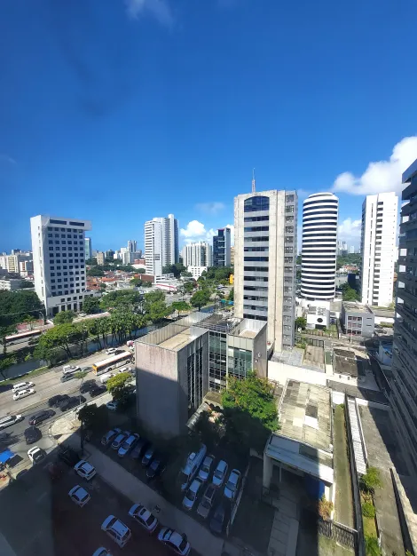 Procurando o local ideal para o seu negócio? Confira esta excelente sala comercial para aluguel no Sobrado Empresarial, localizado no bairro do Espinheiro, em Recife, Pernambuco!

Situada no 8º andar, este espaço foi projetado para otimizar sua produtividade, contando com uma sala ampla, dividida em três ambientes, perfeita para diferentes configurações de trabalho ou atendimento. O imóvel dispõe de um banheiro e oferece o conforto de uma vaga de garagem coberta.

O condomínio oferece infraestrutura pensada para o dia a dia corporativo, com recepção para atender seus clientes e visitantes, e copa para o uso dos seus colaboradores.

Não perca a oportunidade de estabelecer ou expandir sua empresa em um dos bairros mais tradicionais e bem localizados de Recife!