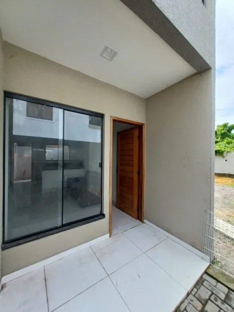 Excelente oportunidade em Porto de Galinhas! 

Descubra o seu novo lar ou refúgio de fim de semana em um dos destinos mais encantadores do litoral brasileiro! Localizado em condomínio fechado, este imóvel oferece segurança, conforto e uma excelente localização.

Detalhes do imóvel:

Sala espaçosa e ventilada

Cozinha tipo americana, prática e integrada

2 quartos, um deles com varanda, perfeitos para relaxar

2 banheiros sociais

Área de serviço funcional

1 vaga de garagem

Além de ser uma ótima opção para moradia, com alta procura na região durante todo o ano.
Viva o melhor de Porto de Galinhas com tranquilidade, lazer e comodidade ao seu redor.

Agende já sua visita e venha se encantar com essa oportunidade única!