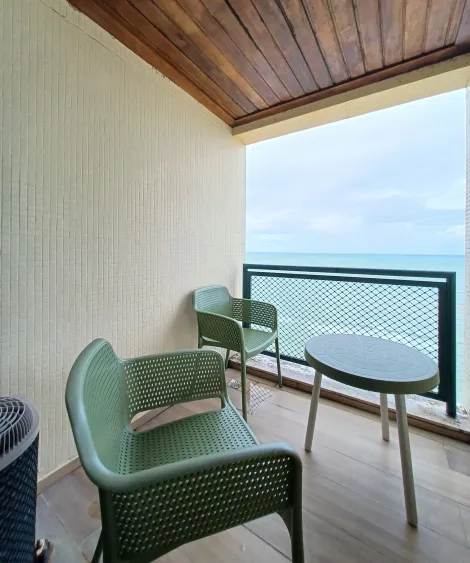 Excelente flat beira mar localização no bairro de Piedade.
O imóvel possui 33,31m² de área construída, varanda, quarto, banheiro social e uma vaga de garagem.

O condomínio dispõe de espaço kids, academia, piscina, restaurante, gerador, portão eletrônico e portaria 24hs.

Agende sua visita!