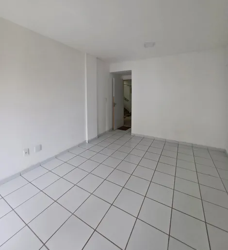 Excelente apartamento localizado na Várzea, com 81,00m² de área construída.

O imóvel possui varanda, sala para dois ambientes, três quartos sendo um suíte, cozinha, área e banheiro de serviço, banheiro social e uma vaga de garagem.

O edifício dispõe de salão de festas, piscina adulto e infantil, churrasqueira, quadra poliesportiva, bicicletário, portão eletrônico e portaria.

Agende sua visita!