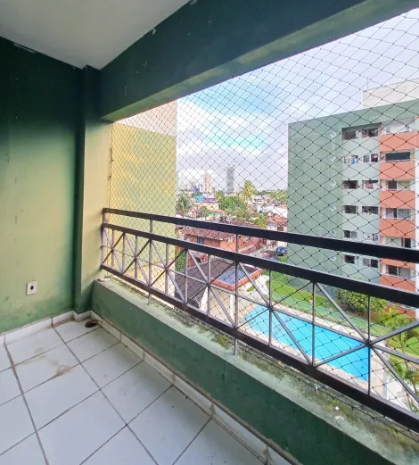 Excelente apartamento localizado na Várzea, com 81,00m² de área construída.

O imóvel possui varanda, sala para dois ambientes, três quartos sendo um suíte, cozinha, área e banheiro de serviço, banheiro social e uma vaga de garagem.

O edifício dispõe de salão de festas, piscina adulto e infantil, churrasqueira, quadra poliesportiva, bicicletário, portão eletrônico e portaria.

Agende sua visita!