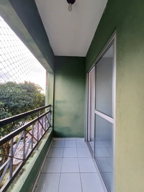 Excelente apartamento localizado na Várzea, com 81,00m² de área construída.

O imóvel possui varanda, sala para dois ambientes, três quartos sendo um suíte, cozinha, área e banheiro de serviço, banheiro social e uma vaga de garagem.

O edifício dispõe de salão de festas, piscina adulto e infantil, churrasqueira, quadra poliesportiva, bicicletário, portão eletrônico e portaria.

Agende sua visita!